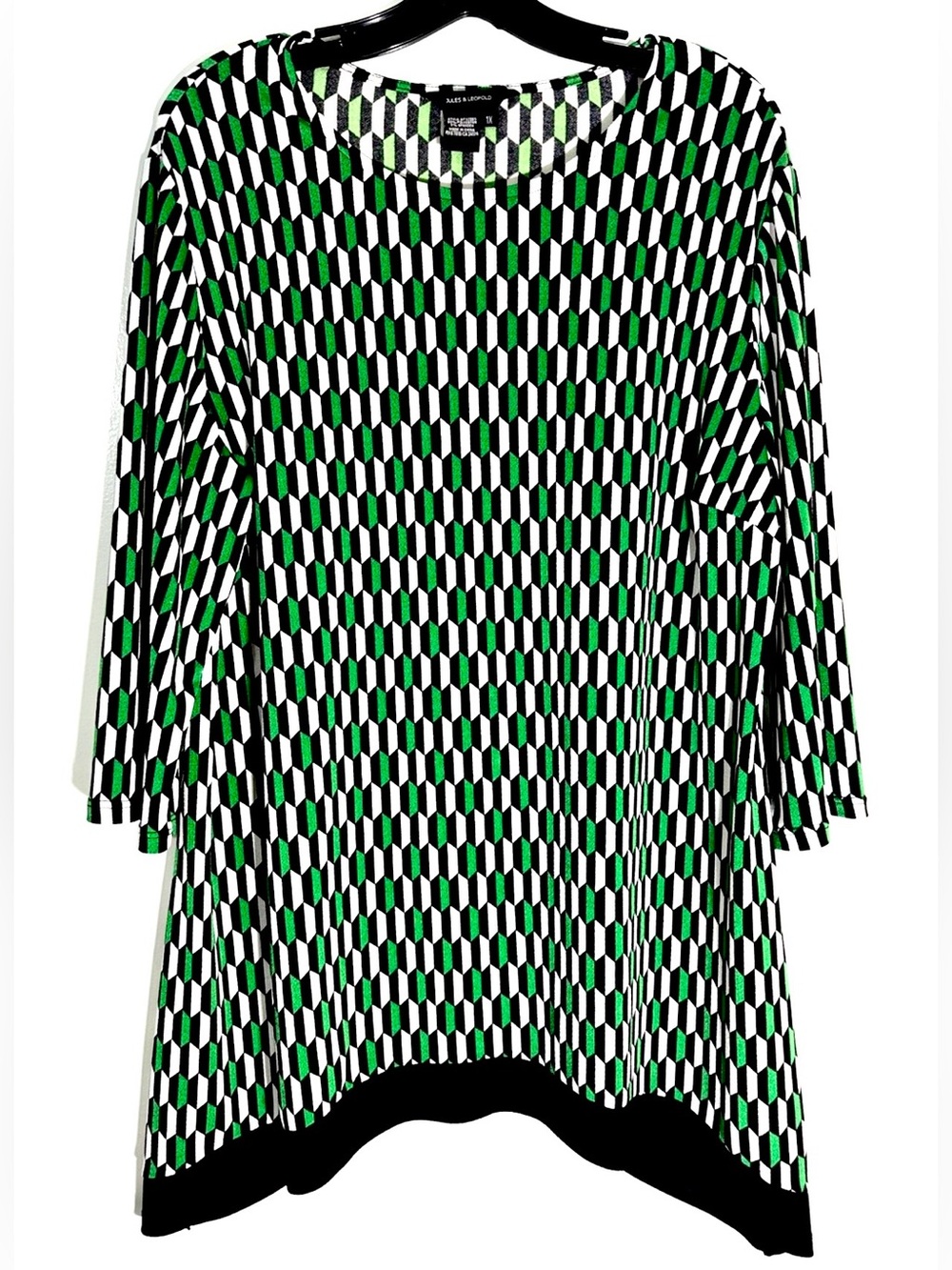 Jules & Leopold Black White and Green Geometric Print Top